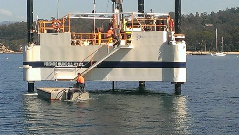 barges-tugs-foreshore-marine